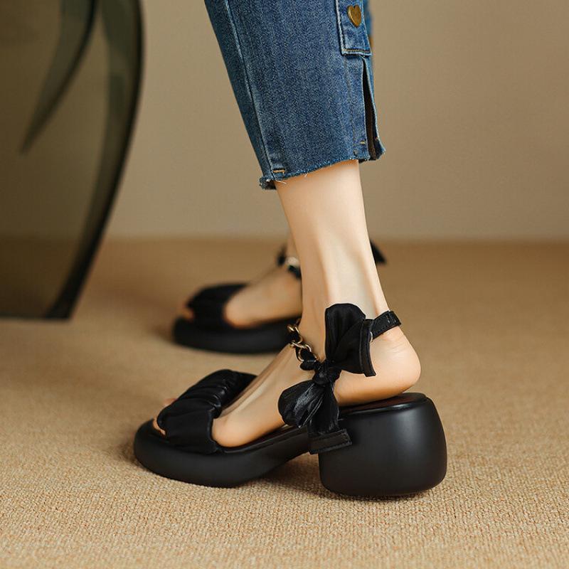 Summer Casual Beach Sandals Women's Buckle Comfortable and Non-slip Large and Small Size Women's Shoes New Round Head Women's Platform Sandals