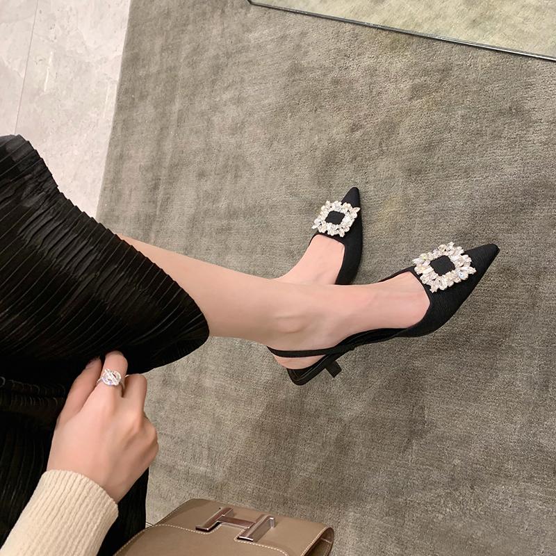Sommar Damer Kristallpumps Eleganta Kitten Heels Bröllopsskor Spetsig Tå Höga Klackar Slingback Tyg Strass Sandaler