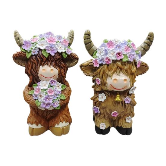 2 Pcs Highland Cow Figurine with Flowers Small Resin Highland Cow Statue Spring Farmhouse Scottish Cattle Sculpture for Home Tiered Tray Table Decor