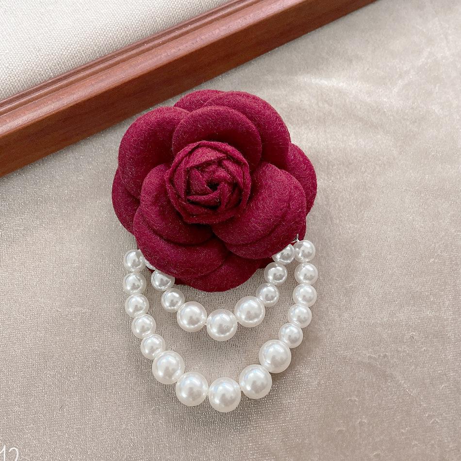 Fashion Women Men Elegant Korean Style Camellia Pearl Brooches Pins Fashion Cloth Flower Wedding Party Exquisite Brooch Pin
