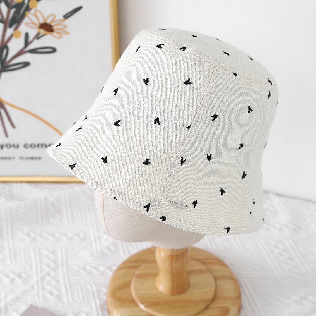 

French big brim love pattern sun hat spring and summer thin small fresh sunscreen hat versatile lace-up bucket hat women One size fits all білий
