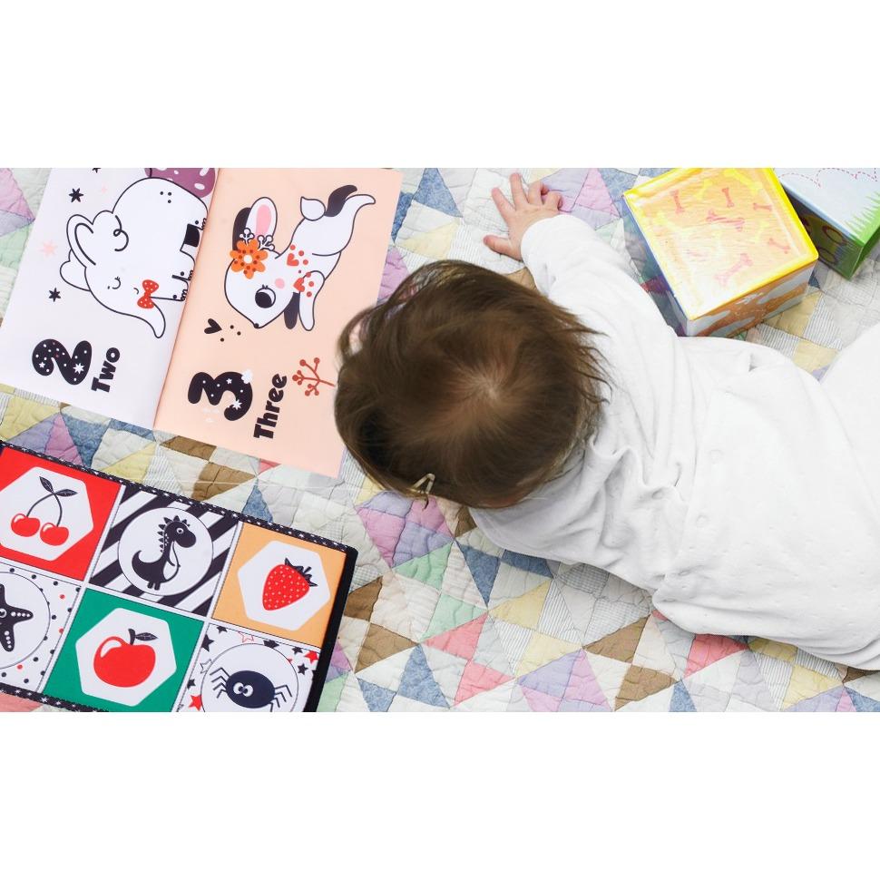 Babyspielzeug, Baby-Stoffbücher mit Spiegel, faltbarer Babyspiegel mit schwarz-weißem Kontrastmuster, Babybücher, Kinderwagenspielzeug von 0–12 Monaten, Geschenk für Jungen und Mädchen