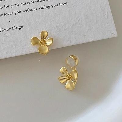 Clips d'oreilles sans trous d'oreilles, Boucles d'oreilles puces fleur dorées, Boucles d'oreilles en silicone pour femmes plaquées or, Petites boucles d'oreilles exquises de tempérament, Boucles d'oreilles.