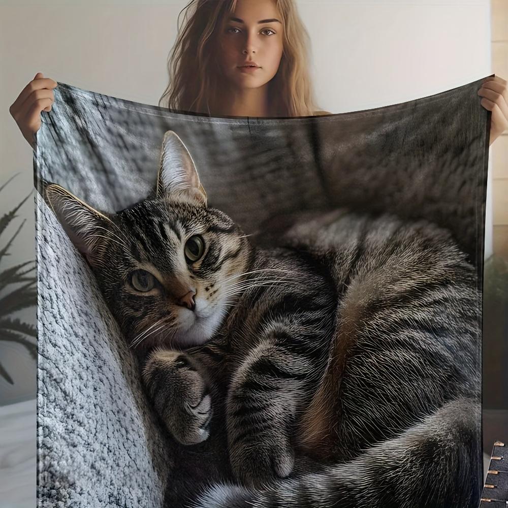 

1pc Soft Cozy Cat Print Flannel Blanket - Lightweight Portable All-Season Throw for Travel, Camping, Sofa & Bed, Contemporary St 70x100cm