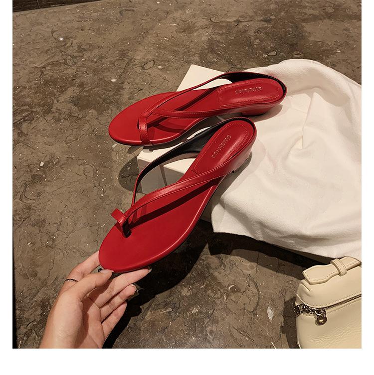 

Sheepskin version grape mother same temperament set toe slippers women s summer wear minimalist thin strap round head thick heel cool slippers 34