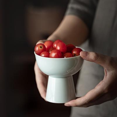 Chinese Ceramic High-footed Fruit Plate High-footed Household Fruit Dried Fruit Cake Plate Refreshment Inventory Heart Plate