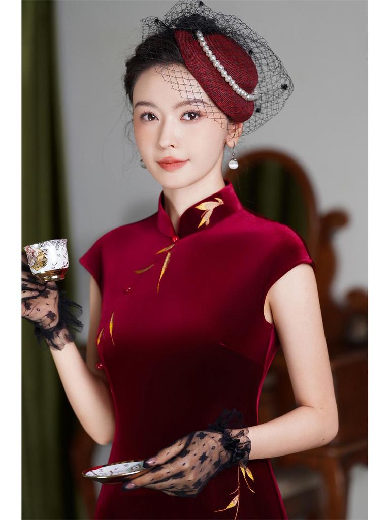 Retro Black Velvet Embroidered Sleeveless Cheongsam - Autumn 2025, Stretch Long Style