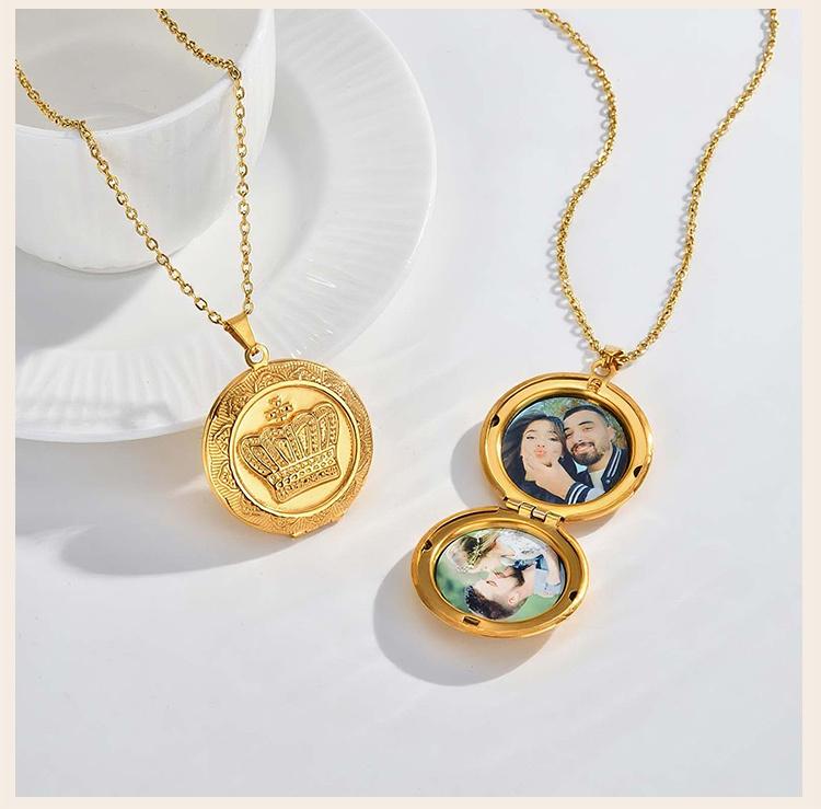 Personalized Photo Necklaces, Stainless Steel Crown Custom Memory Keepsake Picture Hold Pendant Necklace for Women