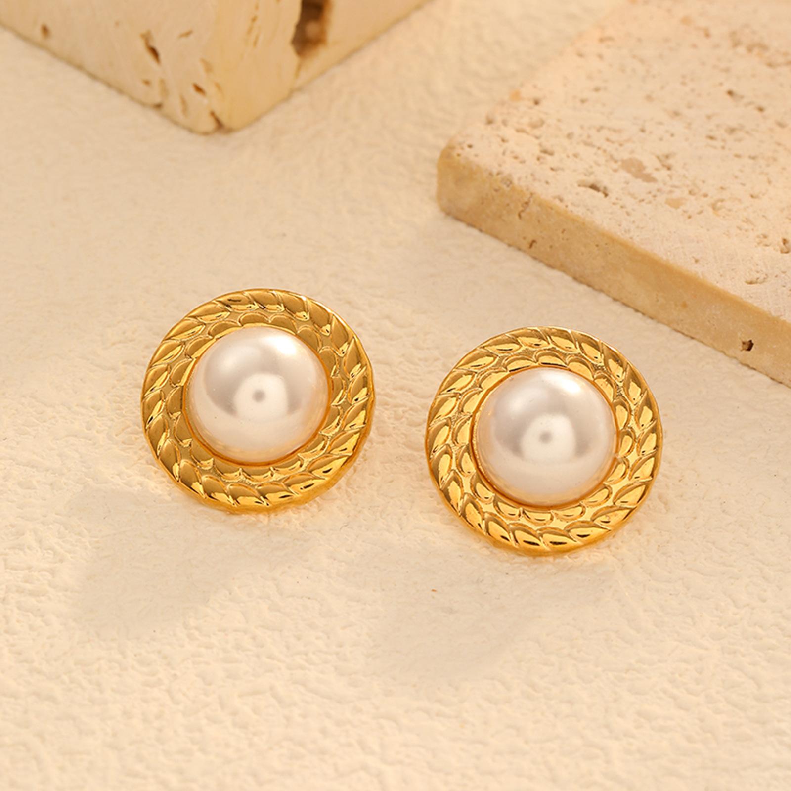 

French Lamp Luxury Fashion Pearl Stud Earrings Gold Versatile High-End Titanium Steel Earrings Geometric New Models