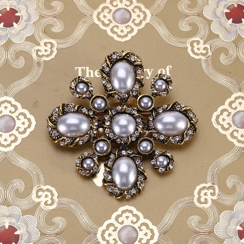 Retro Baroque Exaggerated Cross Brooch - Multifunctional Fashion Accessory