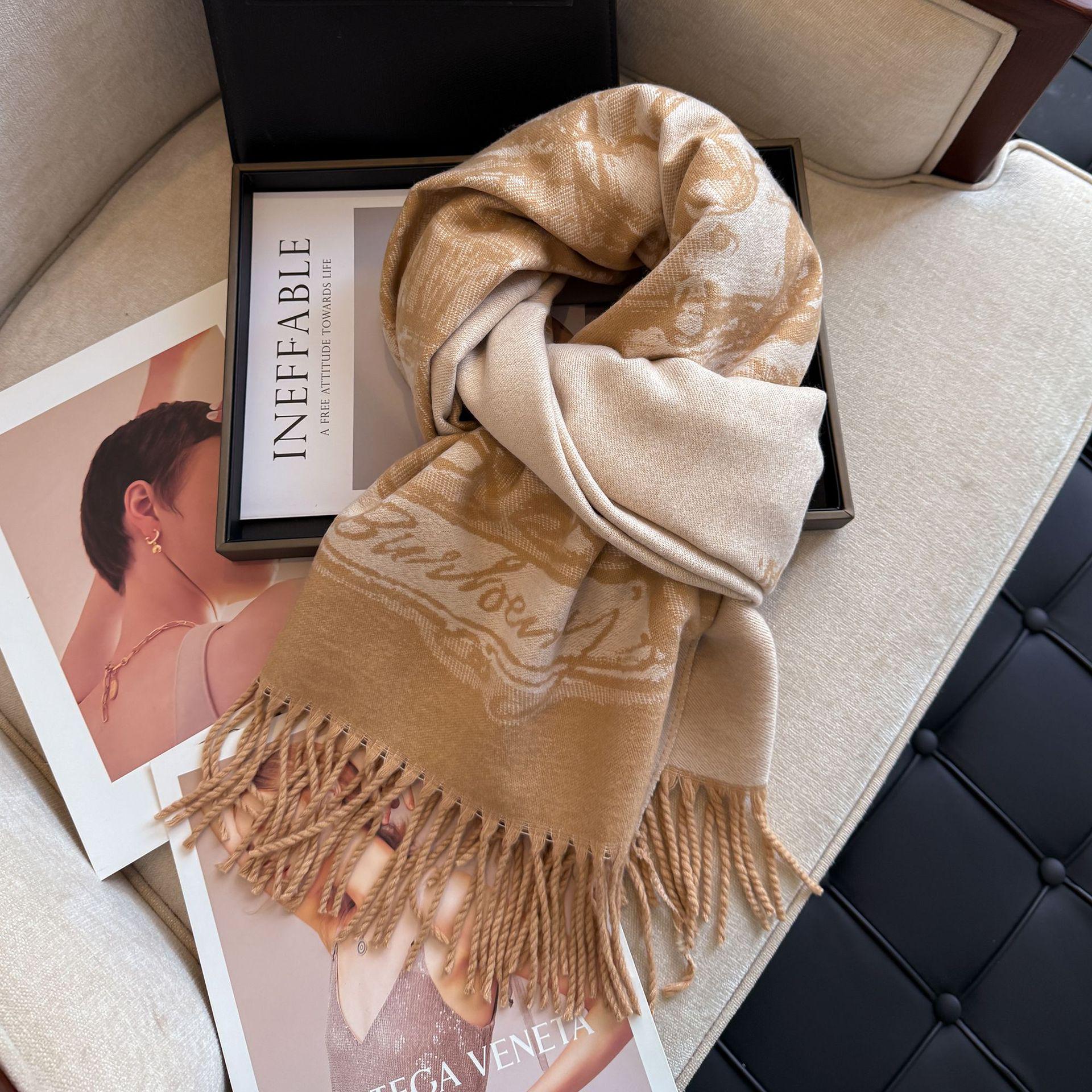 

Luxury Autumn-Winter Core-Spun Yarn Scarf: Letter Style Imitation Cashmere Tassel Shawl for Warmth хакі