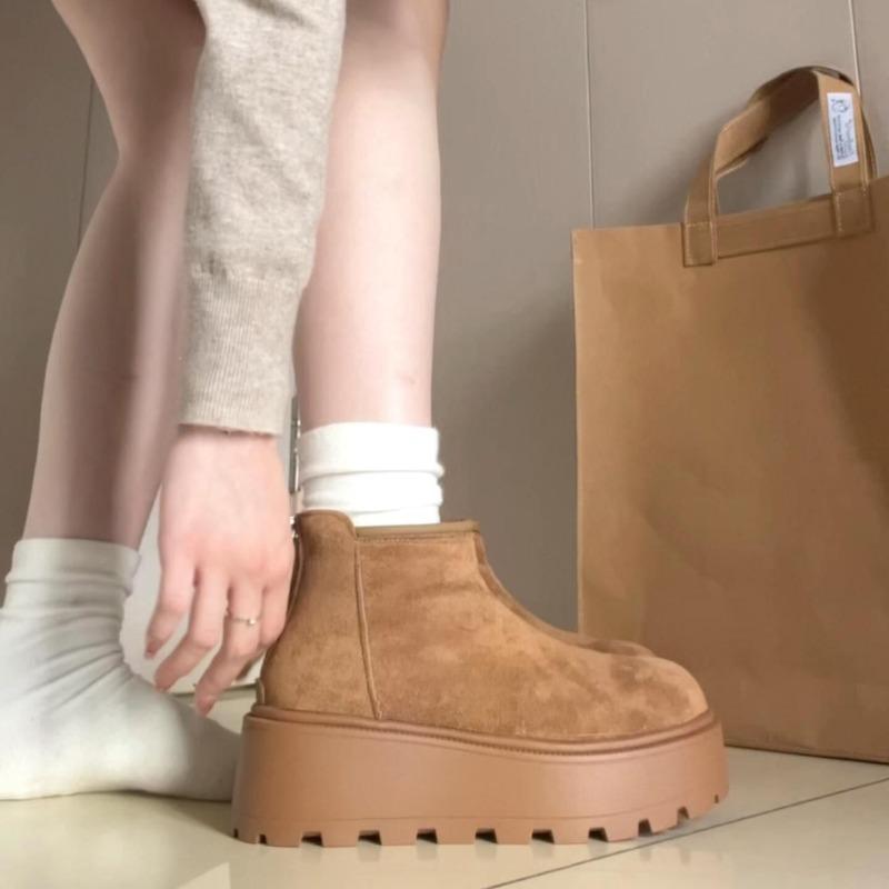 Kleine kurze Stiefel Kinder Winter Samt Schneestiefel Reißverschluss hinten Martin Stiefel mattiertes weiches Leder Muffin dicker Boden