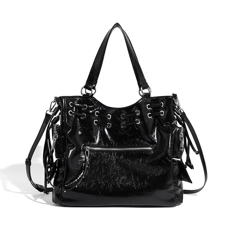 2025 Summer New Fashion Versatile Niche High-End Feel Drawstring Motorcycle Style Large Capacity Crossbody Shoulder Tote Bag