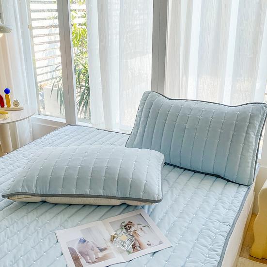 Pillow Protector with Elastic Bands Travel Pillow Cover Anti-slip Quilted Waffle Pillowcase Protect from Dust Sweat And Stain for Dorm Home Bedroom