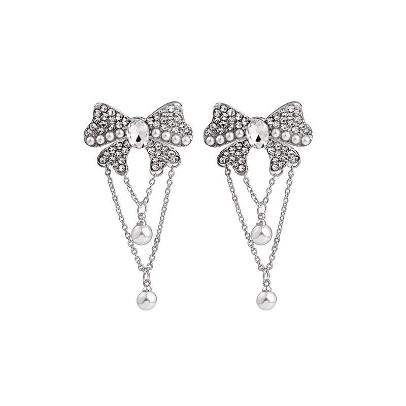 Non-Pierced Ear Cuffs: Elegant French Pearl Chain Studs with a Luxurious High-Design Flair