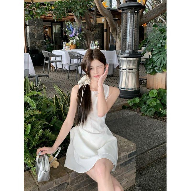 

Kumikumi Fresh White Sleeveless One piece Dress Women clothing Summer New White Moonlight Waist Hugging Vest Dress Short dress White L