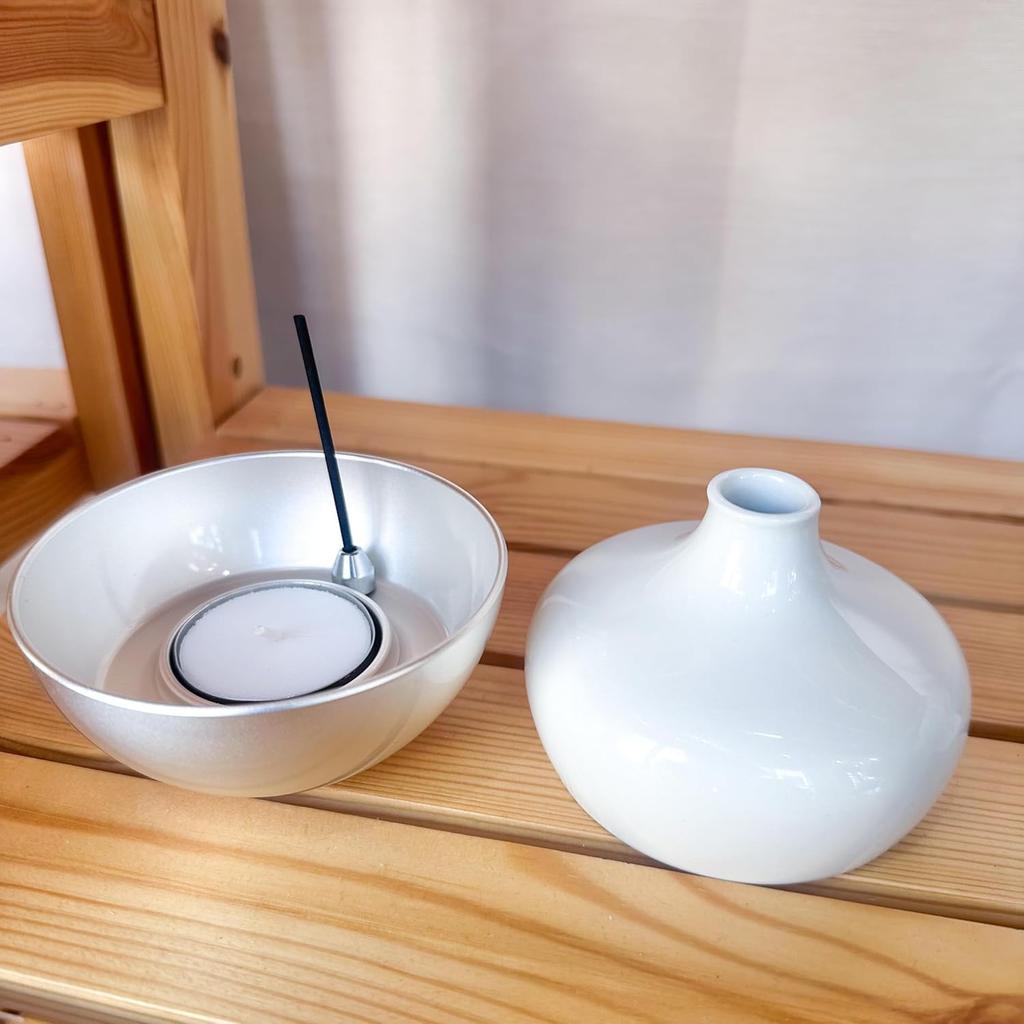 [Modernes buddhistisches Altarset] Chering 3-teiliges Set: Blumenvase, Räuchergefäß und Kerzenhalter  Messing, Edelstahl und Keramik  Passend für Einzel