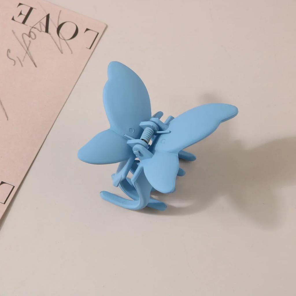 Sweet Frosted Matte Butterfly Hair Claw Clip Women Simple Solid Color Fashion Exquisite Shark Clip for Girl Hair Accessories
