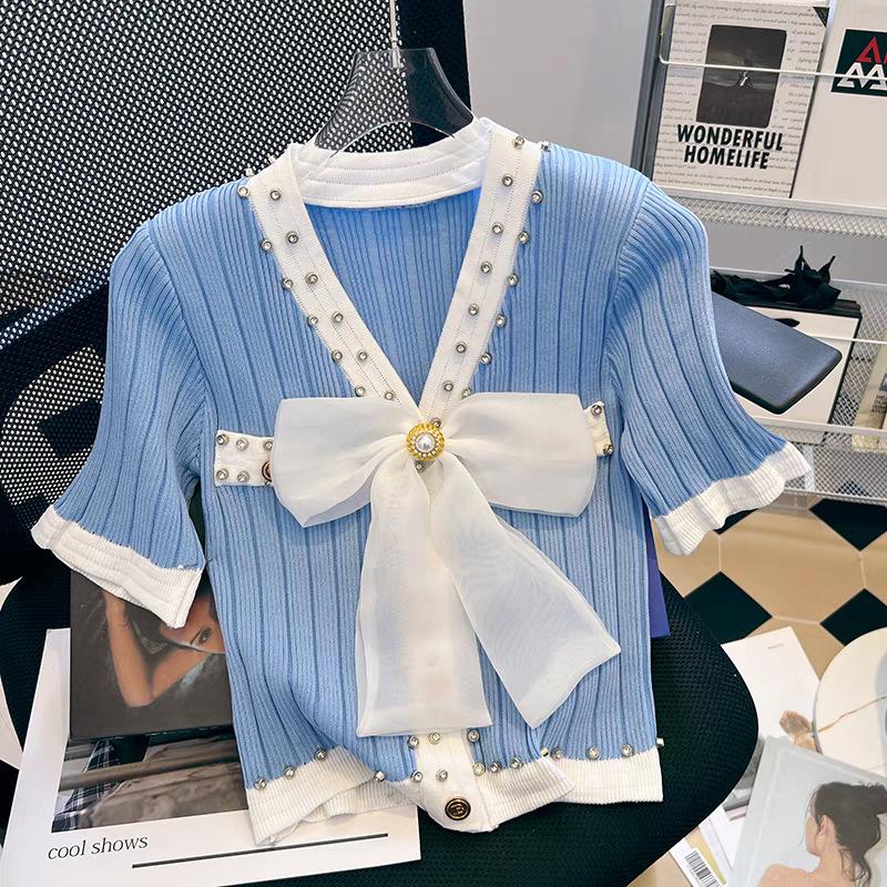 

Летний новый высококачественный кардиган из вязаного ледяного шелка с V-образным вырезом, короткими рукавами, тяжелой промышленной отделкой, заклепками и бантом, женский one size fits all синий
