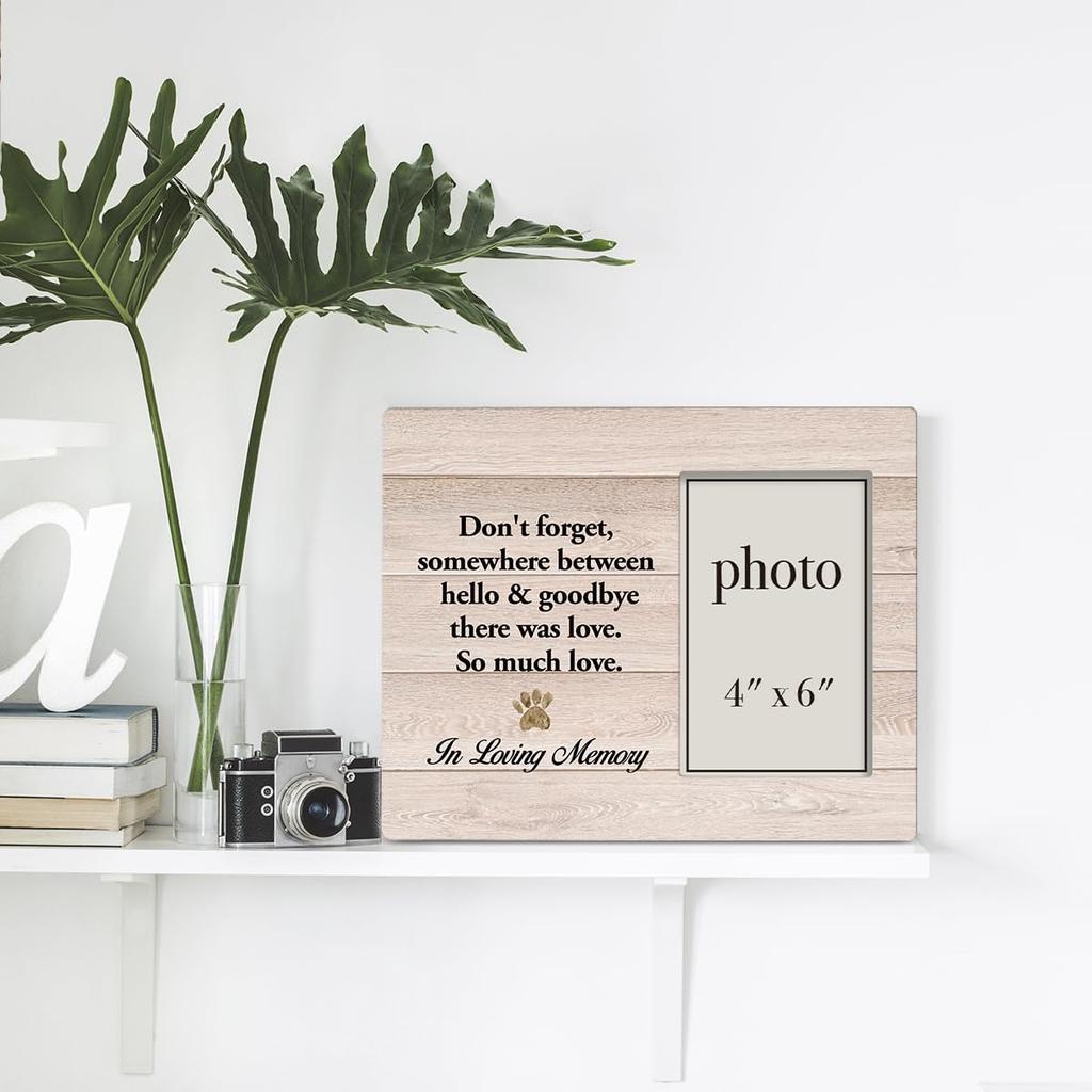 Pet Memorial Gifts - Wooden Photo Frame, Sympathy Gift for Loss of Dog or Cat (4x6 Inches)
