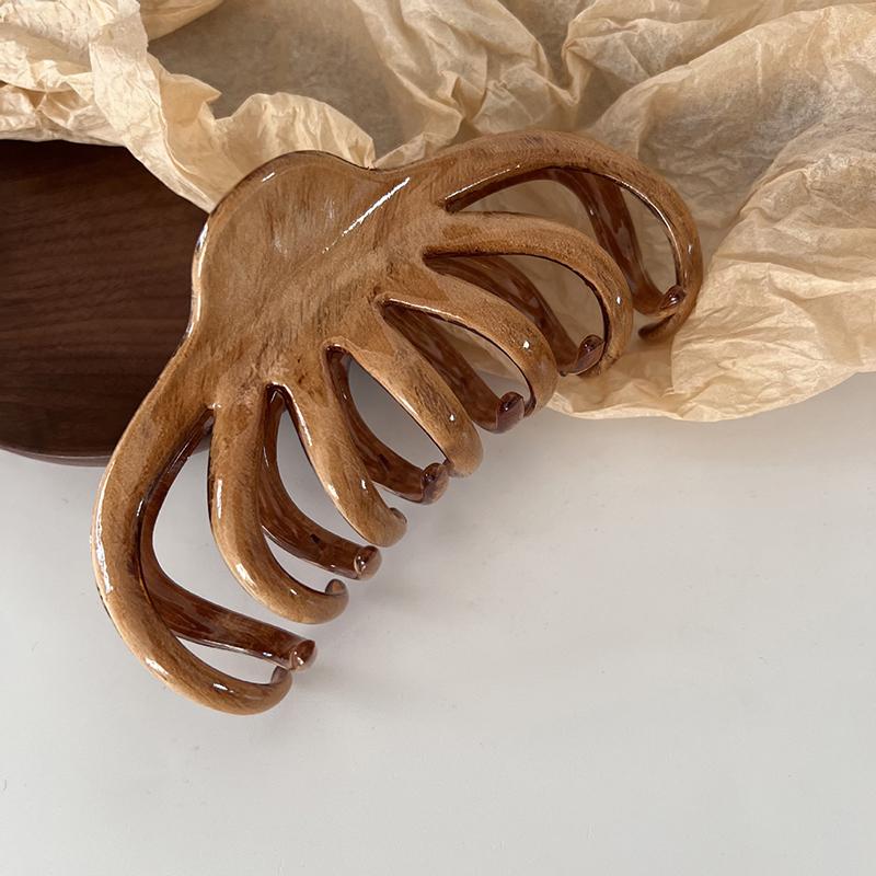 Chinese Style Lacquer Wood Hair Claws for Women Retro High-End Large Wooden Shark Clip Gentle Back of Head Hair Accessories Gift