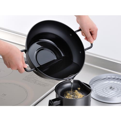Wahei Freize Oil Splash Prevention Iron Tempura Pot 24cm with Lid Thermometer IH Compatible Gas Deep Fried Pot Tempura Oil Drainer Made in Japan Tenbo