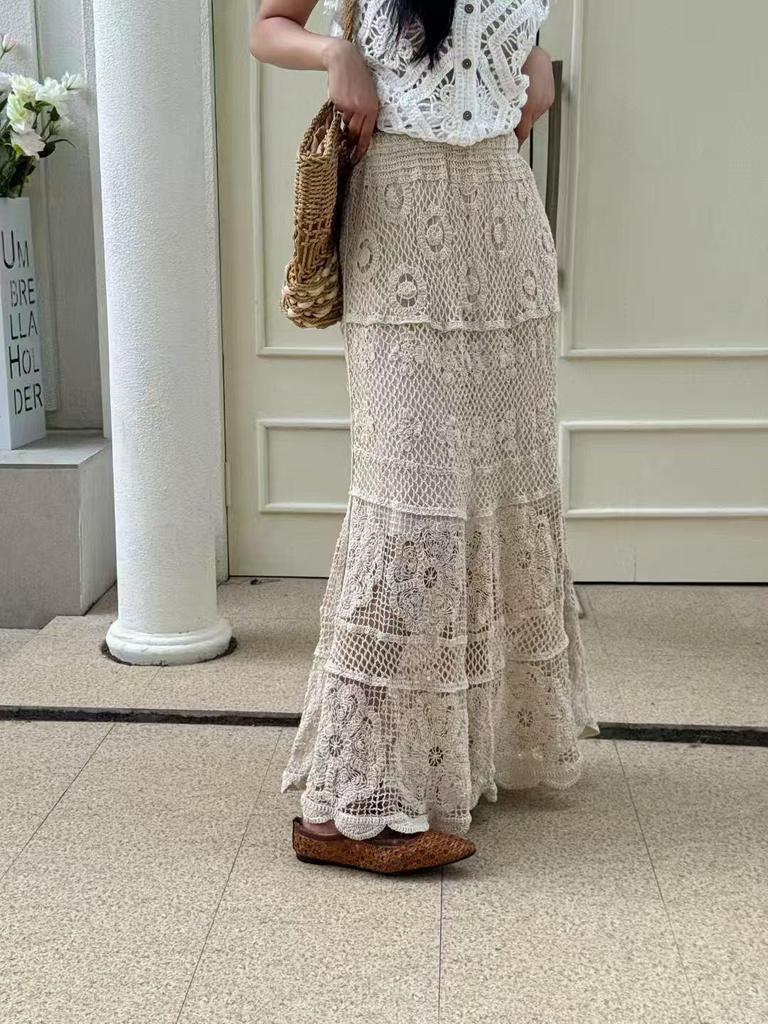Elegant Lace Hollow Midi Skirt: Korean Retro Beach Resort Style