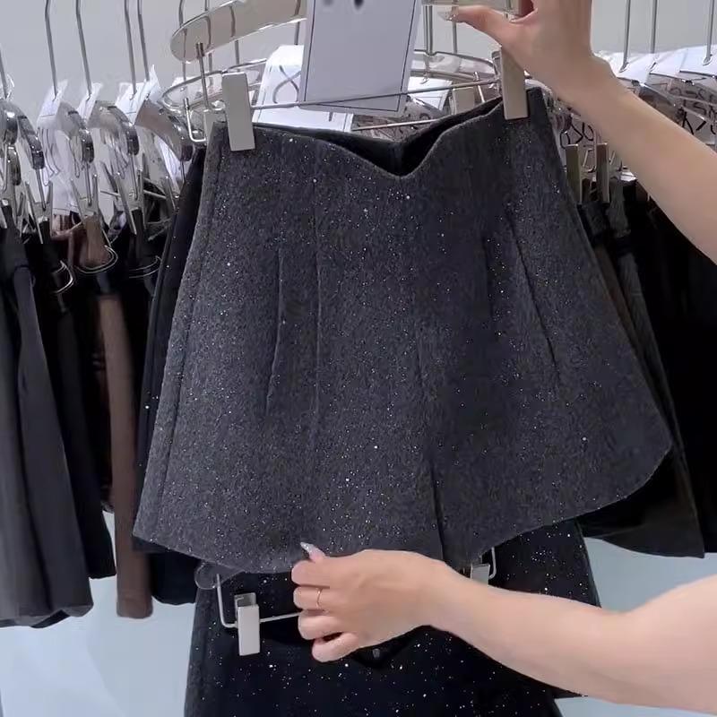 2025 New High-Waisted Shiny Bootcut Woolen Shorts for Women - Autumn/Winter Fashion