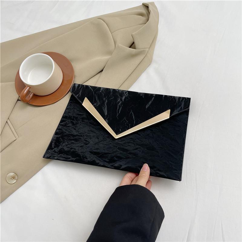 Трендовая летняя повседневная стильная минималистичная сумка-конверт, маленькая квадратная, для женщин, черная, розовая, зеленая, синяя, белая, серебристая чёрный