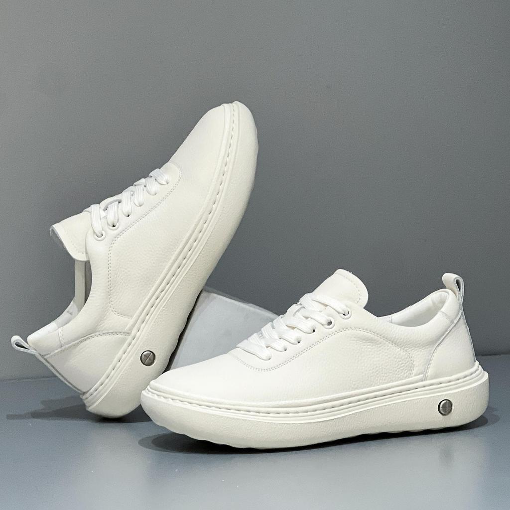 Men's Soft Sole White Leather Board Shoes – Lightweight, Breathable, Luxurious Simplicity