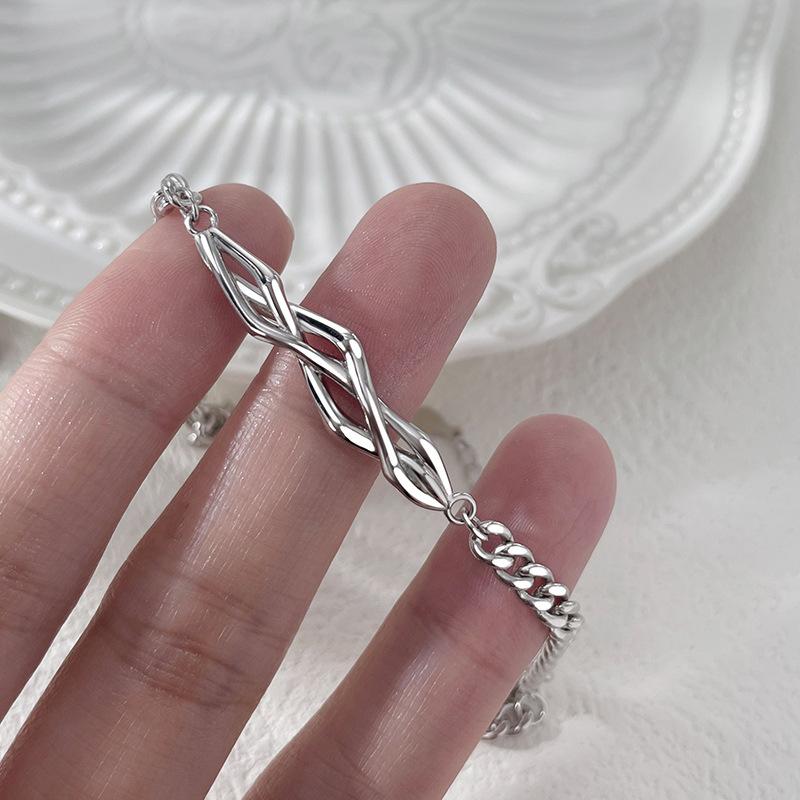 Thorns Rose Couple Bracelet, A Pair Of Men And Women, A Simple Design Sense, Niche Style Fashion Bracelet, One Piece Is Sent On Behalf Of Others.