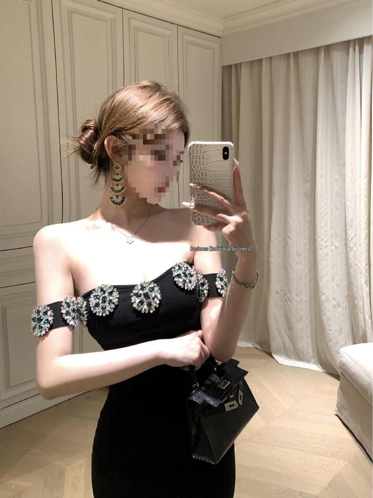 Elegant 2024 Women's Backless Slim-Fit Dress with Diamond Accents
