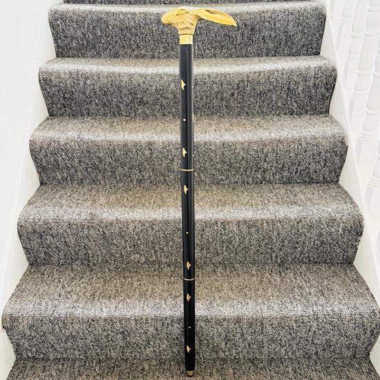 Hasenkopf Gehstock: Holzstab mit Aluminiumgriff Heimdekoration