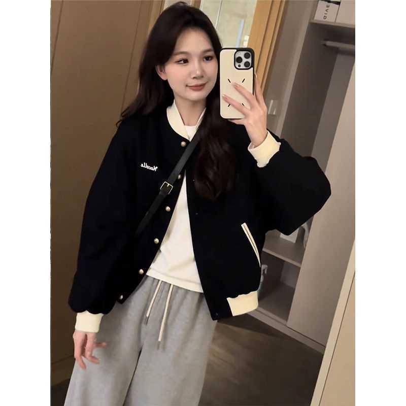 Trendy Women's Color-Block Jacket: Fashion-Forward Spring & Autumn Baseball Style