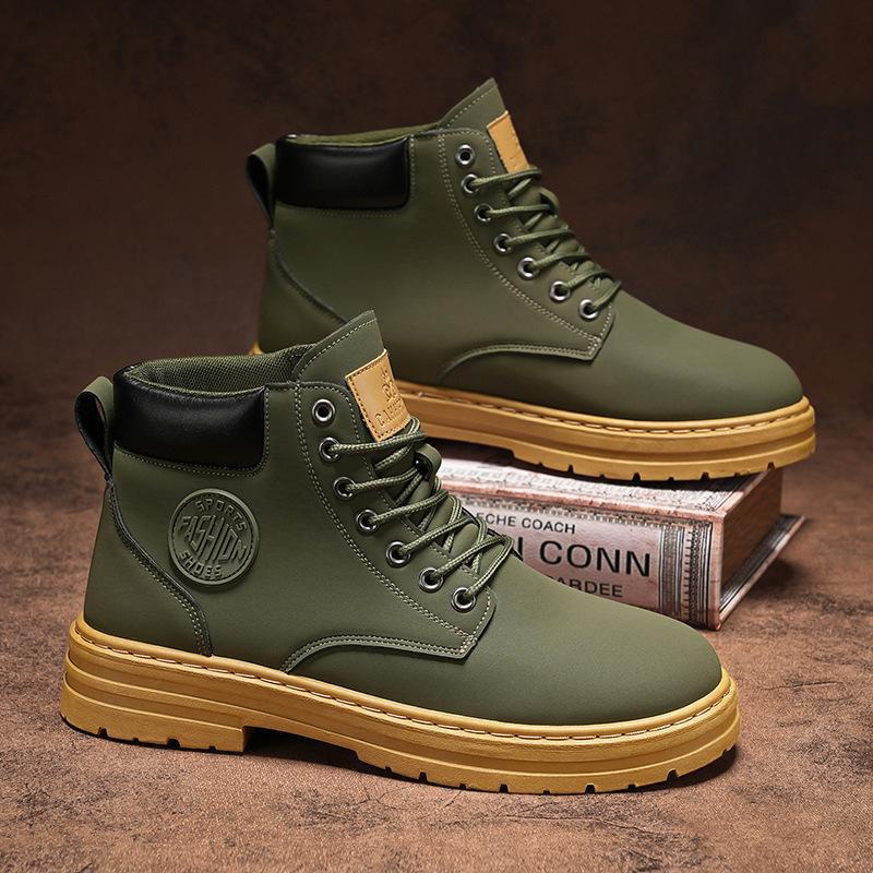 Autumn and winter 2004 men's high-top Martin boots black leather boots versatile casual trend big yellow boots large size