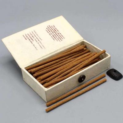 10 Tipi Bastoncini Incenso Stupa Nepal Incenso Tibetano Artigianale Per Anti-Odore Lenire i Nervi 40 Pezzi/Scatola Incenso Naturale