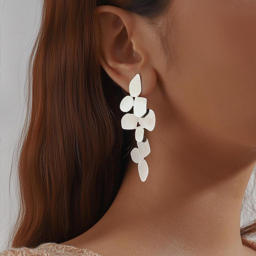 Eco-friendly Retro Silver Fish Scale Sequin Dangle Earrings for Women - Light Luxury, European-American Style, High-end Personality