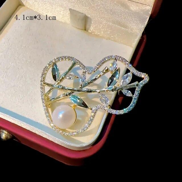 Новый натуральный жемчуг, снежинка, женский корсаж, ретро, ​​красочная брошь в виде бабочки, элегантная атмосфера, булавка в виде листьев гинкго, костюм, аксессуары для пальто