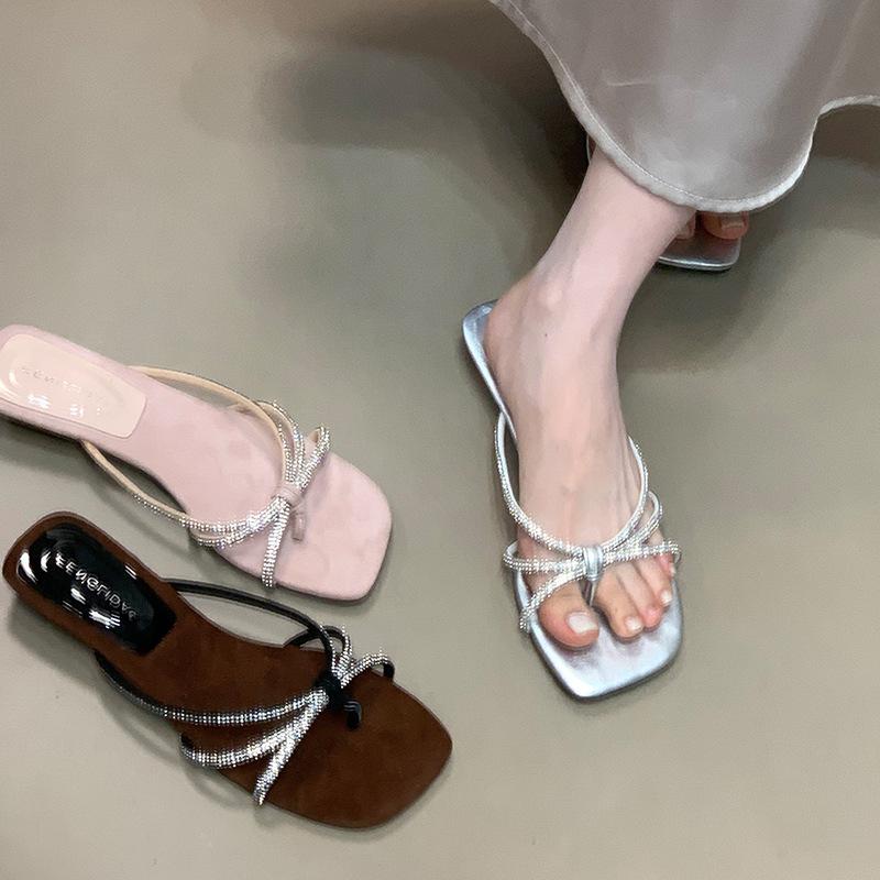 Thin strap rhinestone beach pink cool slippers 2025 new summer vacation one-word woman