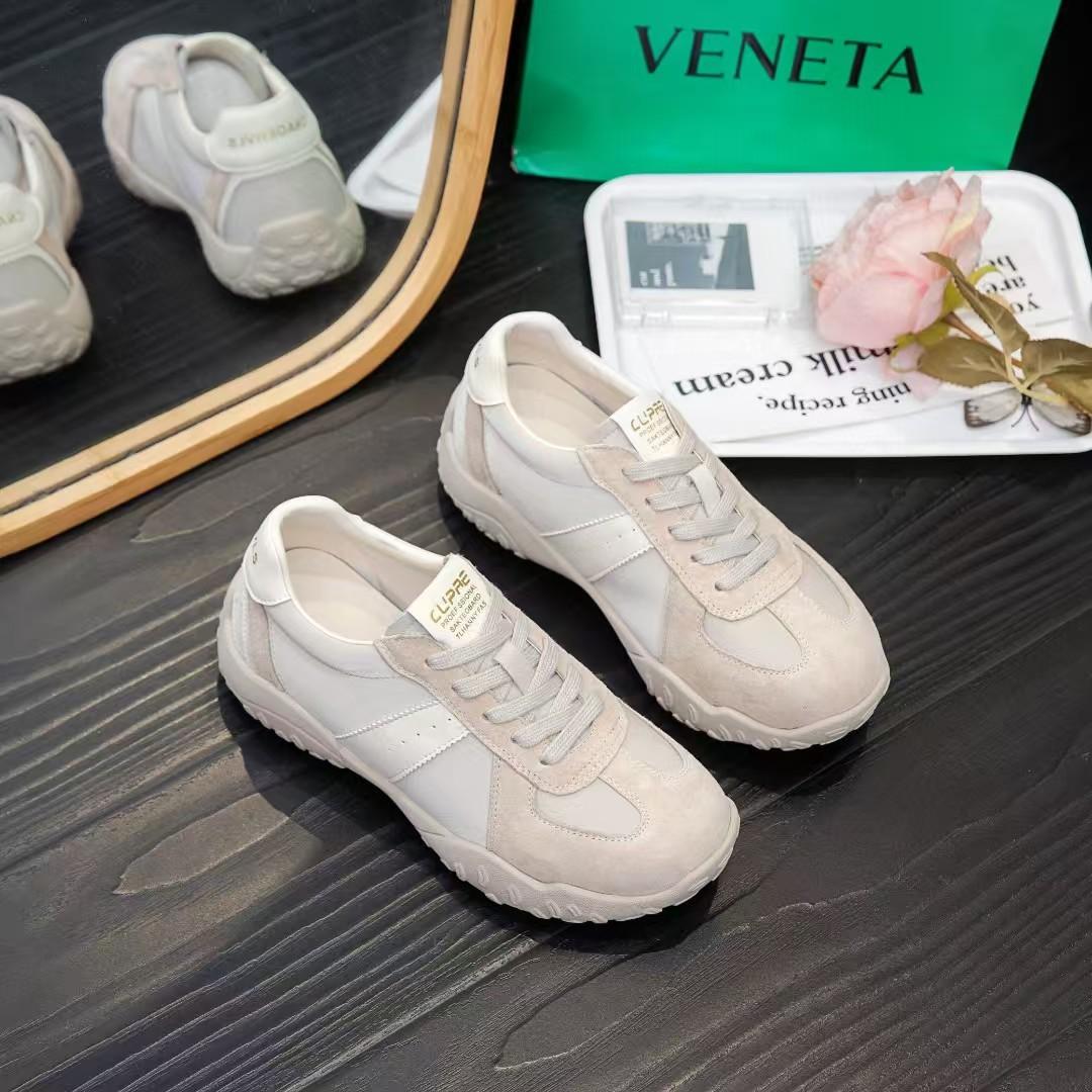 

Шкіряні ретро жіночі кольорові нові шкіряні дихаючі на м якій підошві спортивні та повсякденні білі туфлі 40 бежевий