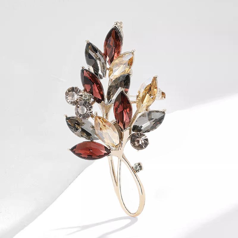 Färgspik Blomma Brosch Kvinnlig Nischad Designkänsla Kristallbrosch Temperament Utsökt Bukettnål Elegant Kostym Med Tillbehör