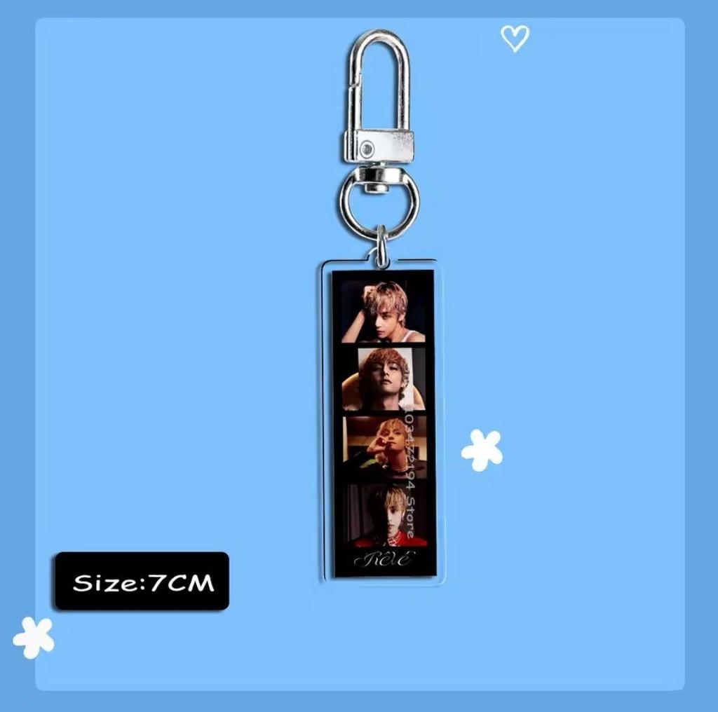 [USED] BTS Taehyung V Tete 4-cut Acrylic Keychain Set of 4