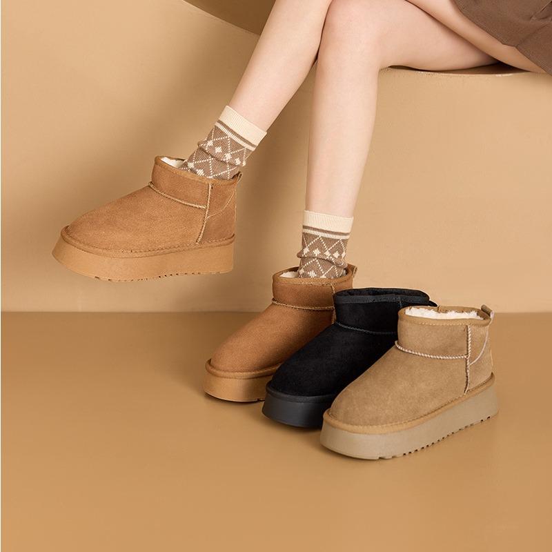 Autumn and winter velvet leather thick-soled snow boots women's velvet thickened large cotton shoes women's winter casual snow cotton