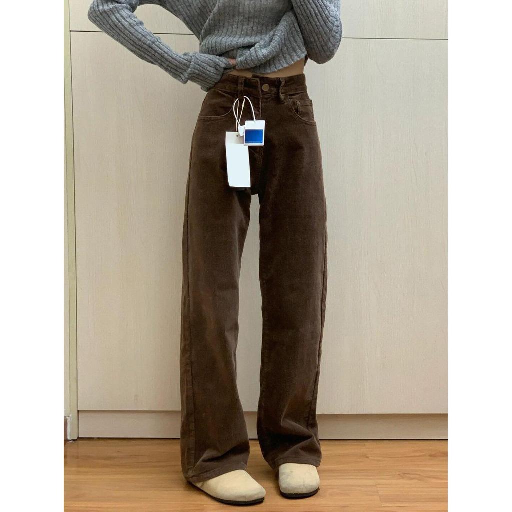 Damen-Cordhose mit hohem Bund und weitem Bein in Kaffeebraun – figurformend, Retro, samtgefüttert, perfekt für Herbst und Winter.