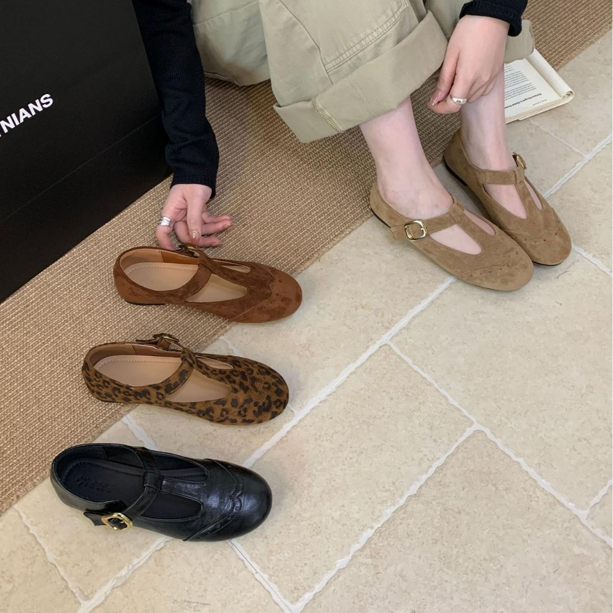 

2025 new round head suede shallow mouth soft bottom engraved all-match belt buckle Doudou pregnant women s single shoes 39 хаки