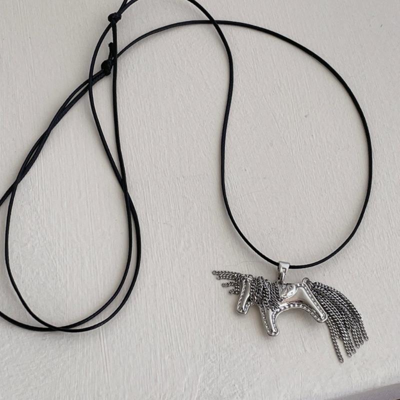 Adjustable Drawstring Tassels Necklace with Adorable Horse Charm Lightweight 8g Perfect for Parties and Dates