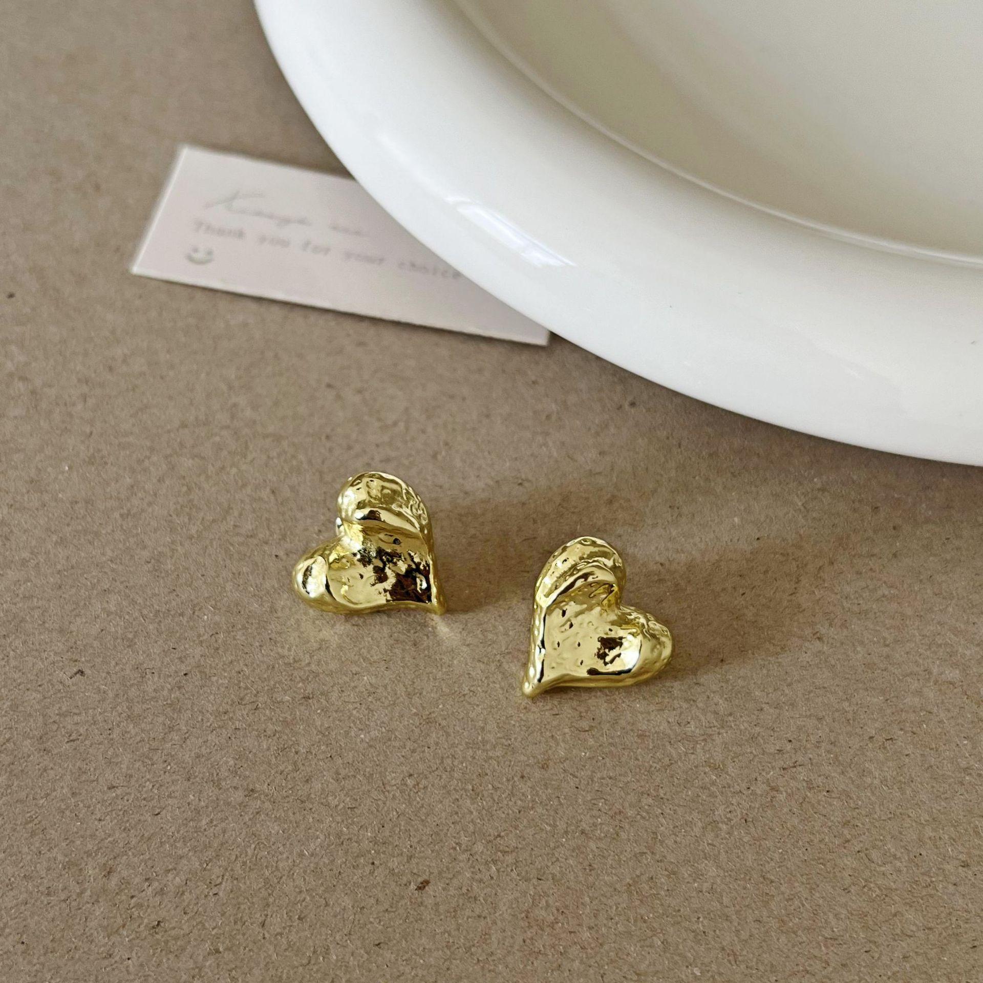 

2023 French Retro Heart Stud Earrings: Irregular Textured Design