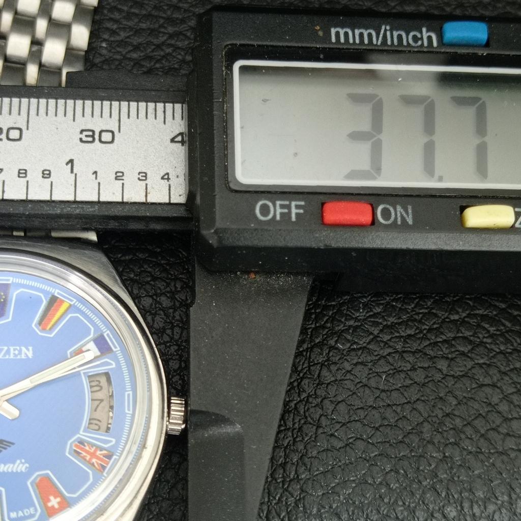 GENUINE VINTAGE CITIZEN AUTOMATIC 8200 JAPAN MENS BLUE DIAL WATCH a709323-1