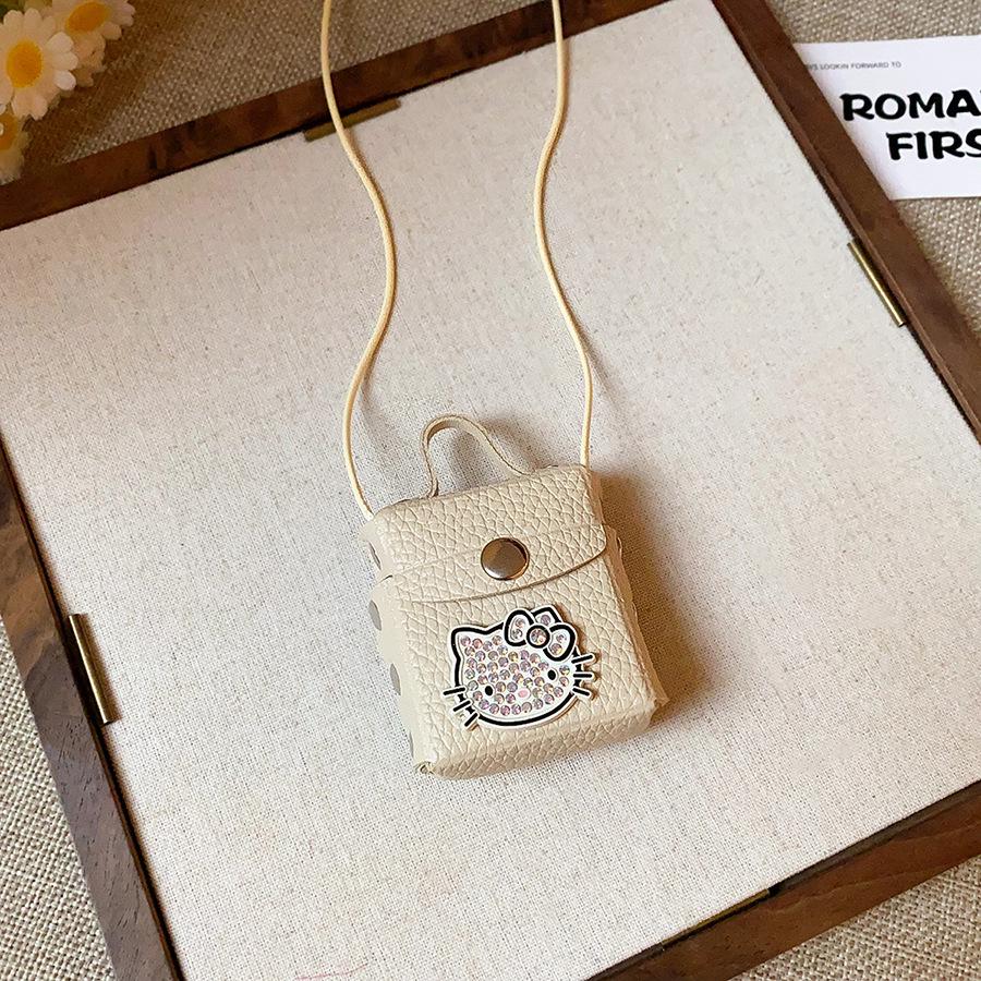 Retro Ethnic Heart Necklace: Wooden Flower Pendant Sweater Chain for Women