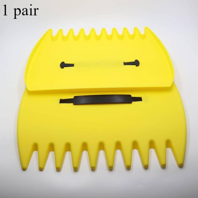 1 Pair Outdoor Leaf Grabber Garden Plastic Rake for Collecting Leaves Yard Cleaning Tool with Durable Plastic Construction